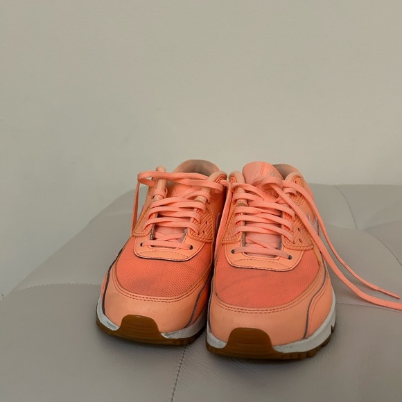Women’s shoes athletic orange size 7/2. Gently worn - Picture 4 of 4